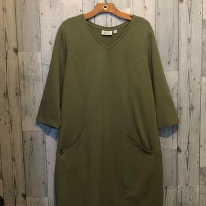 Women’s d&CO active green dress with pockets size Xl 3/4 sleeve stretch knit